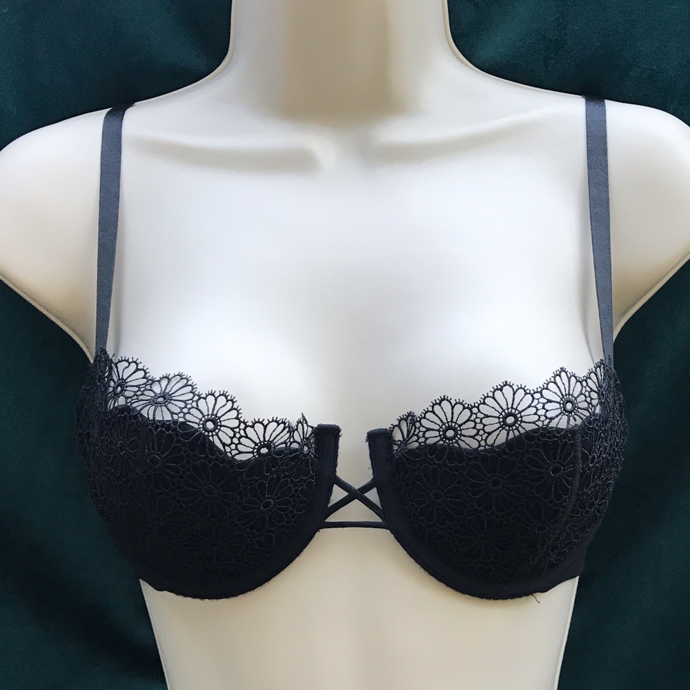 RARE Victorias Secret Very Sexy Pushup wo Padding